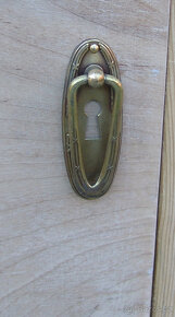 Starožitný noční stolek - 11