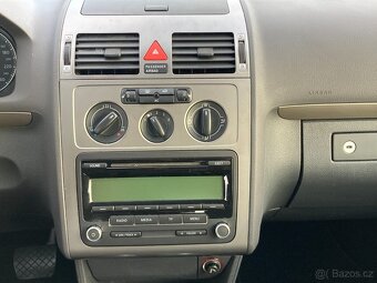 VOLKSWAGEN TOURAN DSG 2,0TDi 5míst záruka km - 11
