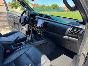 TOYOTA HILUX INVICIBLE 2,8, CZ, ZARUKA,DPH - 11