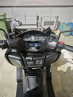 Suzuki Burgman 400 - 11