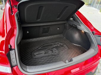 Hyundai i30 fastback 1.5 t-gdi 118 kw / 2022 - 11