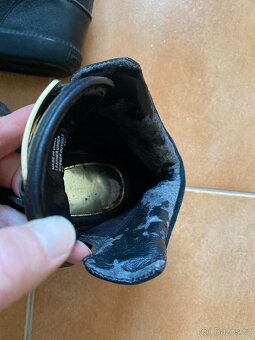 Kotníkové boty Michael Kors na klínku vel. 38 - 11