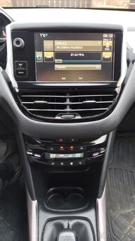 PEUGEOT 2008 1,2, r.v. 2015 - 11