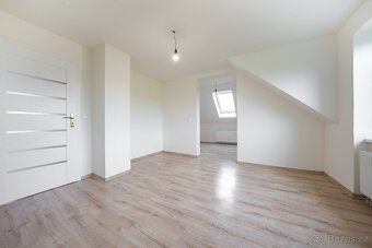 Dům o 3 bytech s terasou a zahradou, Chyňava, okr. Beroun - 11