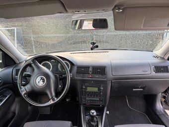 VW Golf IV - 11