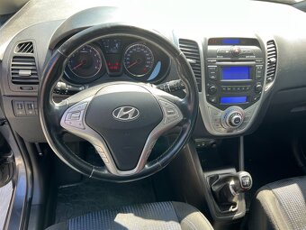 HYUNDAI iX20 1.4i 66 KW 1.MAJITEL PARK.S.VYHŘ.SEDADLA+VOLANT - 11