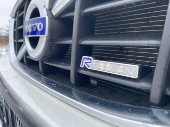 Volvo XC60 2.4 D5 151 kW • AWD 4×4 • R-Design • Manuál • - 11