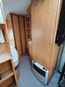 KNAUS Eifelland 465- 2003,mover, markýza, předstan, držáky - 11