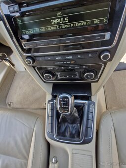 Škoda Superb II Laurin&Klement  Tažné zapsáno v Tp - 11