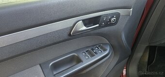 VW Touran 2.0TDI DSG - Highline - NAVI - webasto LED světla - 11