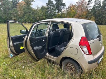 Hyundai i10 r.v.2010 - 11