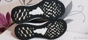 DÍVČÍ SPORTOVNÍ BOTASKY - NIKE RUNNING - vel. 32 - 11