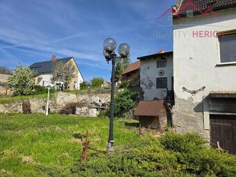 Prodej rodinného domu 6+1 se zahradou, obec Holedeč u Žatce - 11