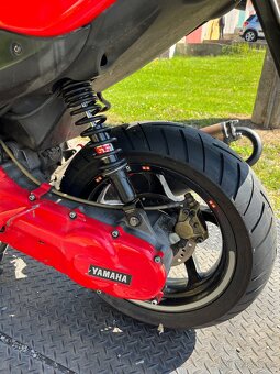 Yamaha Aerox edice Max Biaggi - 11