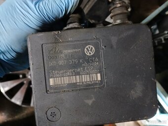 ABS jednotka na Škoda VW - 11