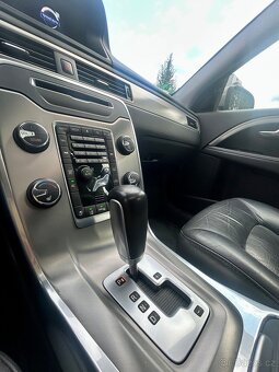 VOLVO V70 2.0D4 120KW 5VÁLCE SUMMUM AUT-KUŽE-Bi XENON-ACC - 11
