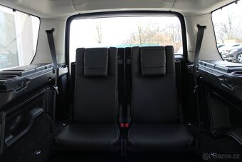 Land Rover Discovery 3.0SDV6 180kW 7/2011 PANORAMA 7M - 11