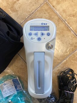 Přenosný kyslíkový přístroj - váha 3,2 kg - baterie 9 hodin - 11