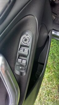 Ford Galaxy 2.0 TDCi, 103 kW - 11