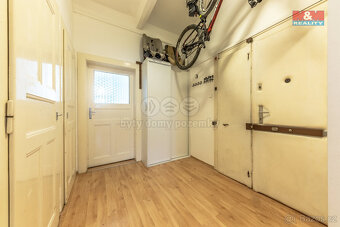 Prodej bytu 2+1, 58 m², Praha, ul. Biskupcova - 11