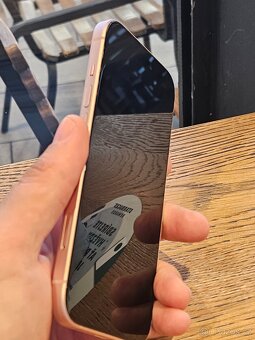 Prodám Iphone 15 - 256 GB růžová - stav jako nový - 11