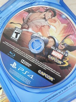 Playstation 4 slim 1tb a 24 her - 11