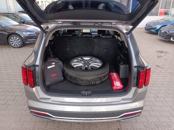 Kia Sorento 1.6 T-GDI 176kW HYBRID 4x4 57tkm Virtual 7-míst - 11