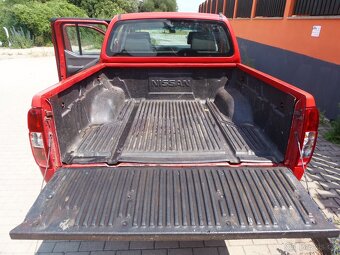 Nissan Navara 2.5 DCi DoubleCab 4x4 ČR původ - 11