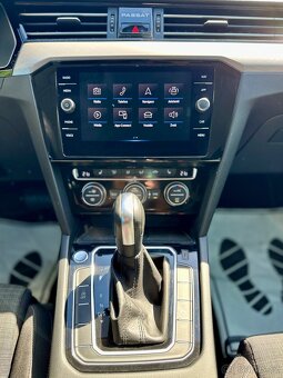 VW Passat B8,5 FL 2021 ACC/Kamera/Tažné/Výhř. Sklo - 11