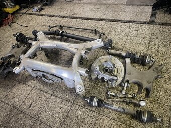 Bmw M6 f12 S63B44B 412kw náhradní díly najeto 17tis - 11