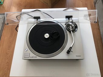 Gramofon Technics SL - 1500 C - 11
