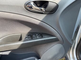 SEAT ALTEA XL 2009 1.6i CZ DOKLADY - 11