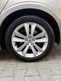 Volvo V60, D3, 2019, manuál - 11