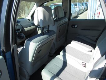 Renault Megane Scenic II 1.6i - 11