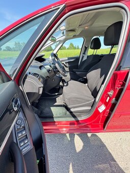 Citroën C4 Grand Picasso 2.0 HDi 110 kW 7 míst - 11