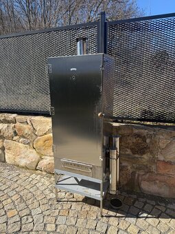 Udírna Smokemeister 200 - 11
