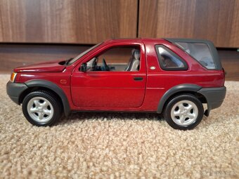 Land Rover 1:18 - 11