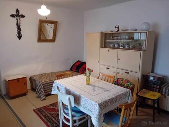 Rodinný dům se zahradou v obci Litobratřice - 11