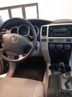 Toyota 4Runner SR5 V6 - 11