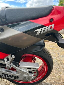 Kawasaki ZXR 750 H1 - 11