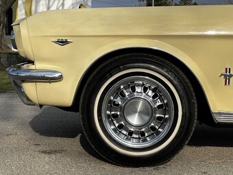 Ford Mustang Cabrio - 11