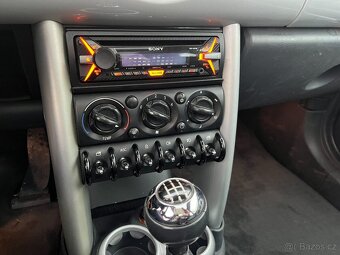 Mini Cooper 1.6 85 kW PANORAMA STŘECHA - 11