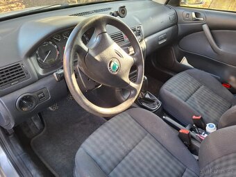 Skoda Octavia Combi 1.6 - 11