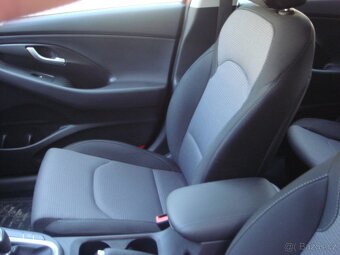 Hyundai i30 1.5i 80kw 2023 1500km nové v ČR - 11