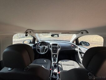 Opel Astra 1.4 Turbo, ve výborném stavu - 11
