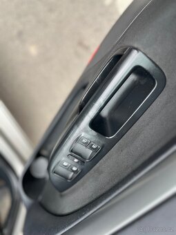Škoda Octavia II Combi 1.9 TDI – výbava Harmony (2008) - 11