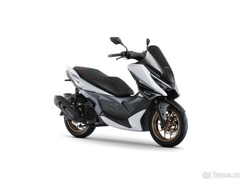 Malaguti Madison 125 ABS akční cena 77990 + helma zdarma - 11