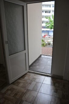 Pronájem bytu 3 + 1, 103 m2, 1. patro, v centru Pardubic - 11