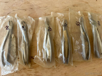 NEPOUŽITÉ zubařské extrakční kleště CHIRANA 3 - 11