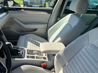 VOLKSWAGEN PASSAT 2,0 TDI DSG 70 821 km TAŽNÉ PANO - 11